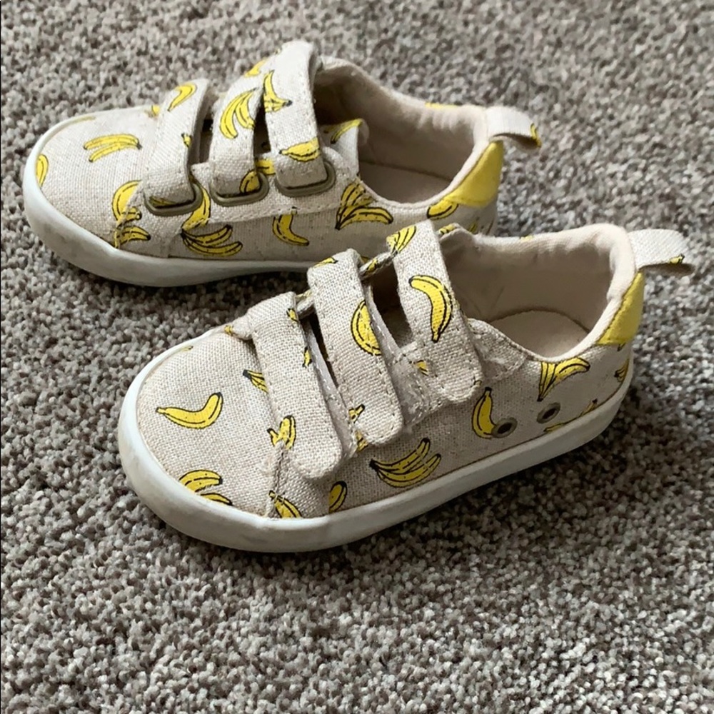 Boys size 7 shoes